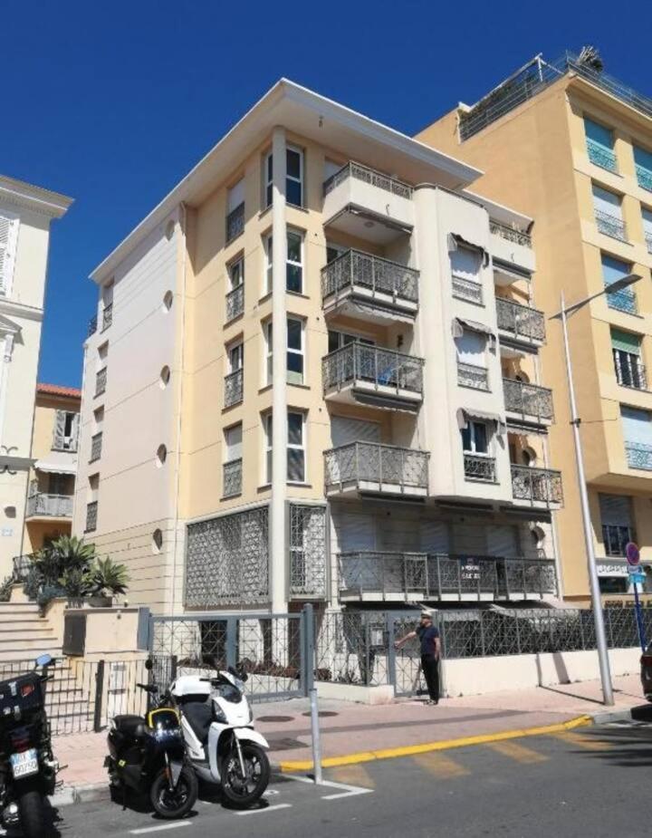 Azzurra Superbe 2p Et Vu Apartment *